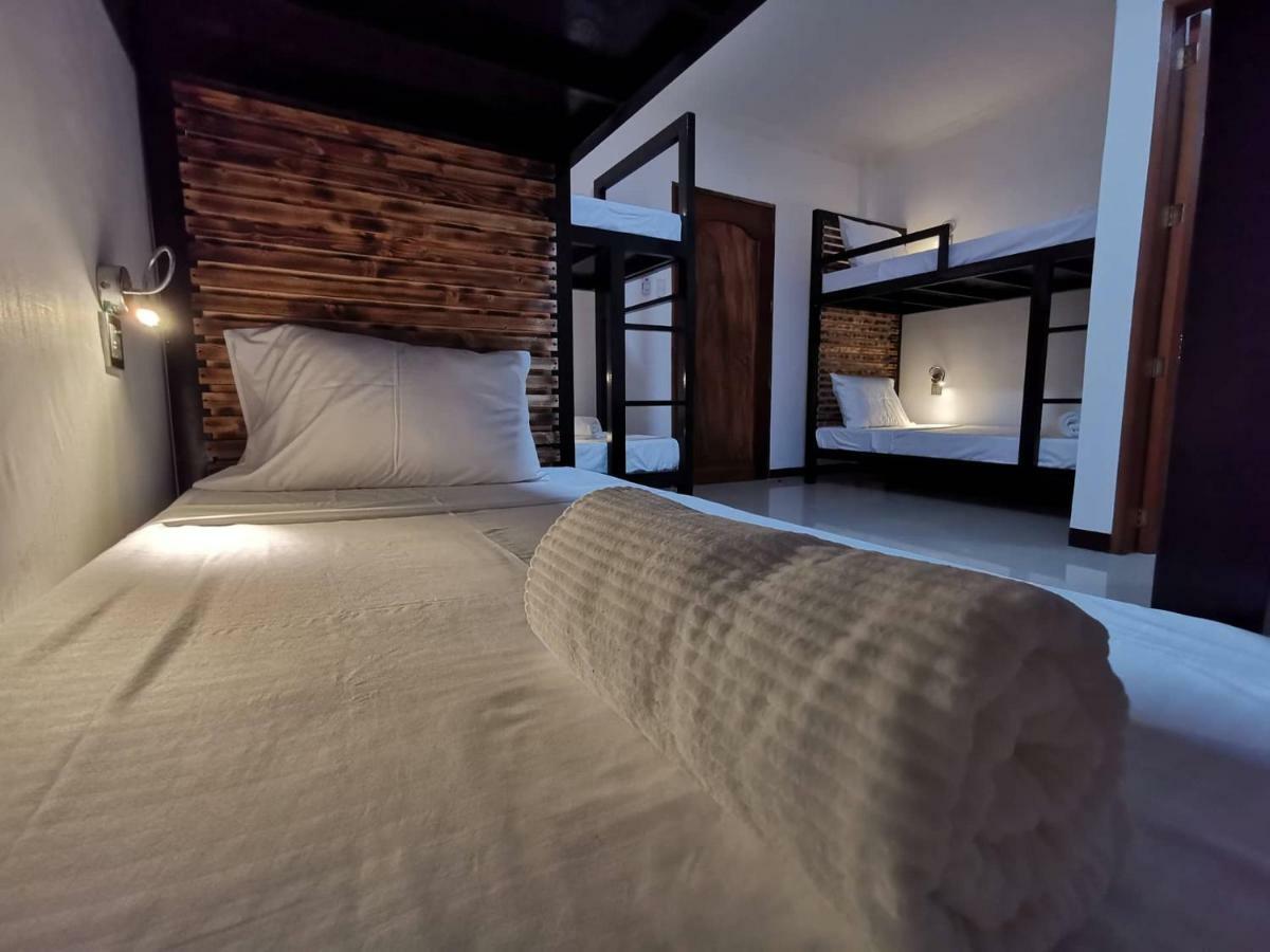 Bakawan Hostel Корон Екстер'єр фото